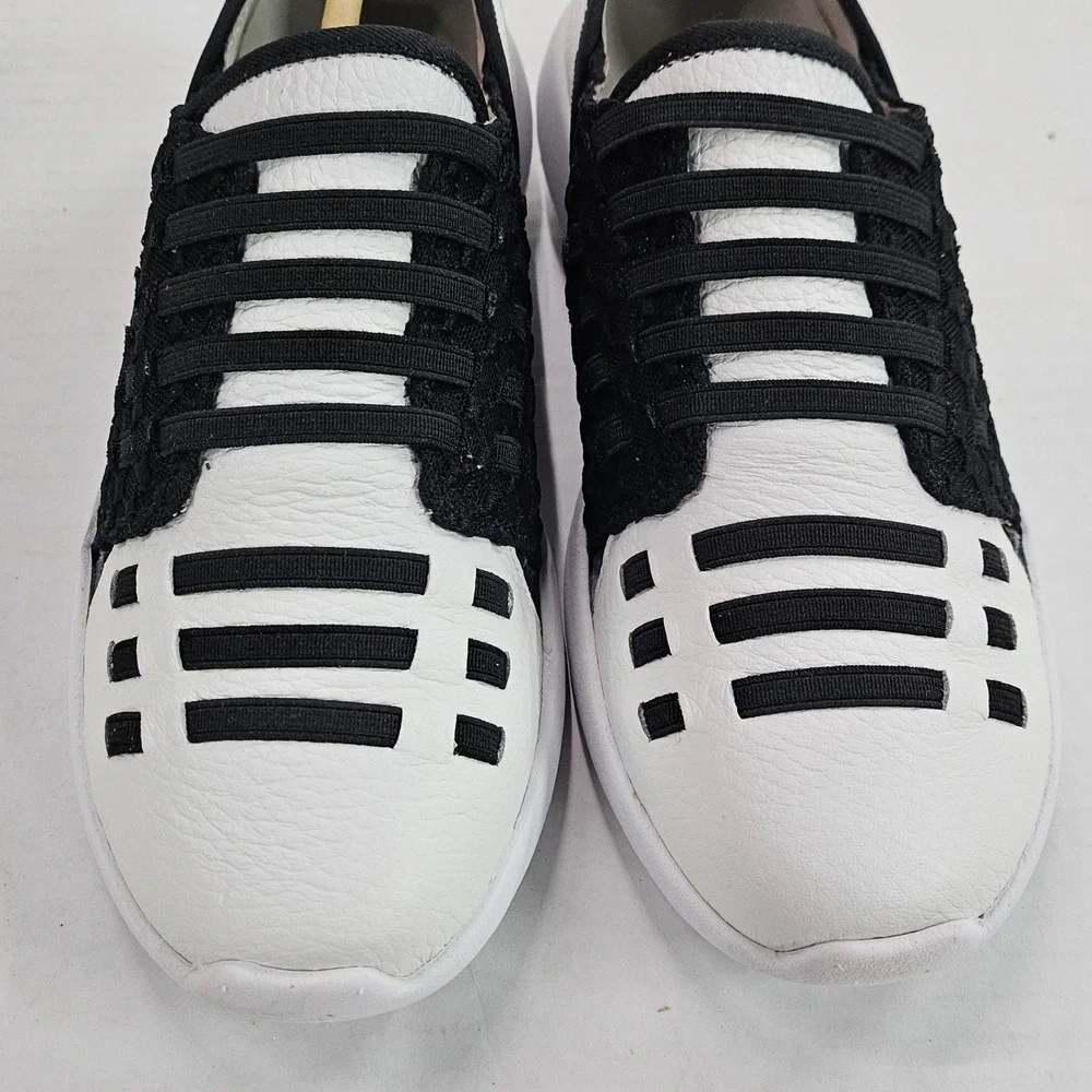 Lori Goldstein Collection Newlyn White Black Leather Slip On Sneaker 5M‎ A302888
